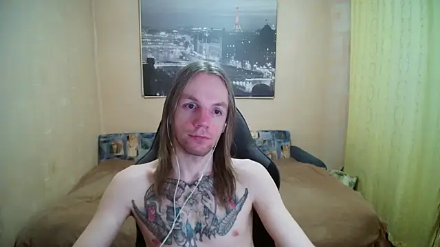 Snapshot of AdamDickens chatting on April 18, 6:21 pm AdamDickens online show from April 18, 6:21 pm
