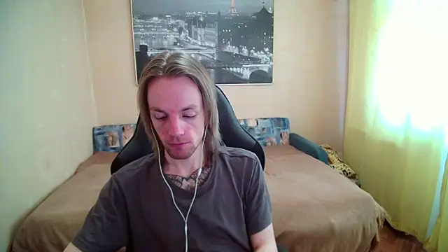 Snapshot of AdamDickens chatting on September 13, 10:59 am AdamDickens online show from September 13, 10:59 am