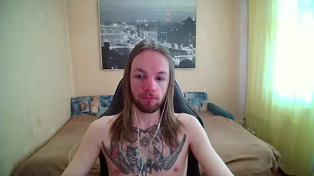 Snapshot of AdamDickens chatting on May 20, 10:23 am AdamDickens online show from May 20, 10:23 am