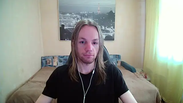 Snapshot of AdamDickens chatting on April 22, 10:44 am AdamDickens online show from April 22, 10:44 am