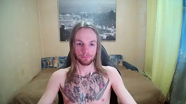 Snapshot of AdamDickens chatting on May 7, 12:59 am AdamDickens online show from May 7, 12:59 am