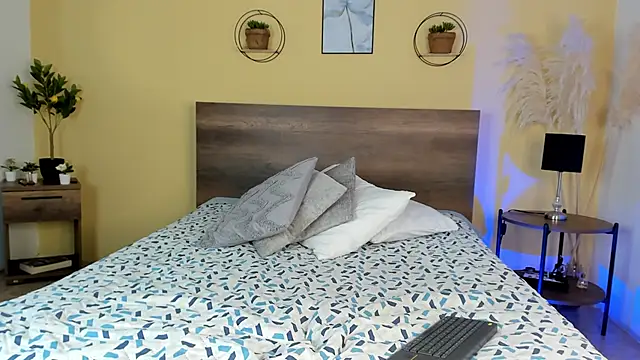 CamilleGrace online show from September 20, 12:54 pm