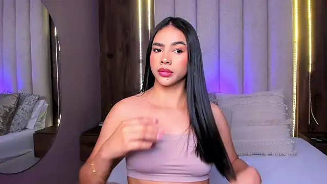 LucySalvatore  online show from October 4, 4:08 pm