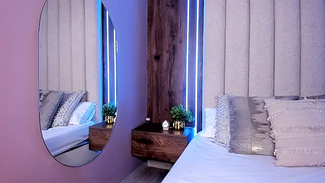 LucySalvatore  online show from November 14, 4:43 pm