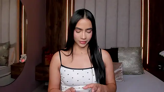 Snapshot of LucySalvatore_ chatting on May 10, 2:41 pm LucySalvatore online show from May 10, 2:41 pm