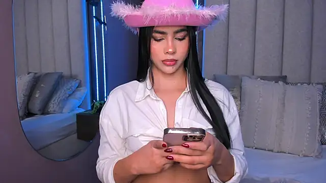 LucySalvatore  online show from October 31, 3:19 pm