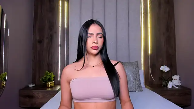 LucySalvatore  online show from September 10, 3:22 pm