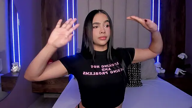 LucySalvatore  online show from April 11, 3:03 am