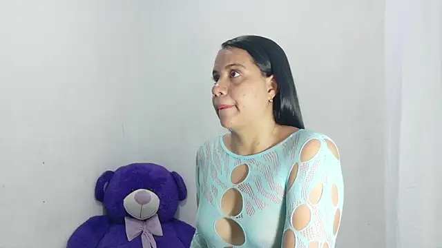 Snapshot of NataliaAr- chatting on May 20, 10:51 pm NataliaAr- online show from May 20, 10:51 pm