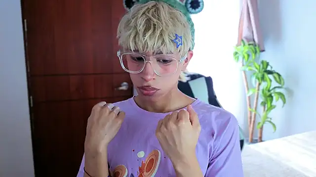 taichi bluy online show from December 2, 8:10 pm