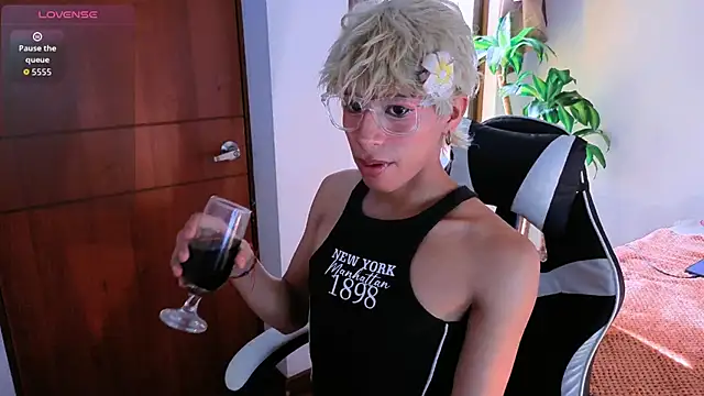 taichi bluy online show from November 3, 7:28 pm