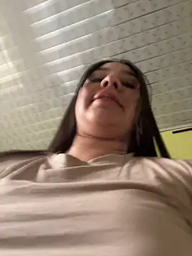 Snapshot of BELLAALEJA chatting on October 3, 8:21 pm BELLAALEJA online show from October 3, 8:21 pm
