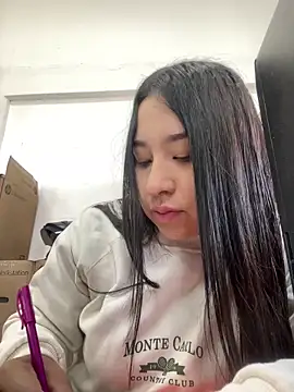 Snapshot of BELLAALEJA chatting on December 16, 1:15 pm BELLAALEJA online show from December 16, 1:15 pm