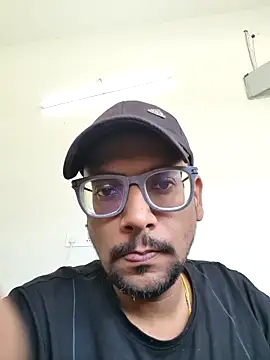 Snapshot of indoreboy1 chatting on October 3, 5:42 am indoreboy1 online show from October 3, 5:42 am