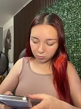 Snapshot of Karen18_boobs chatting on July 17, 1:58 am Karen18 boobs online show from July 17, 1:58 am