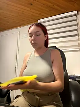 Snapshot of Karen18_boobs chatting on October 3, 2:15 am Karen18 boobs online show from October 3, 2:15 am