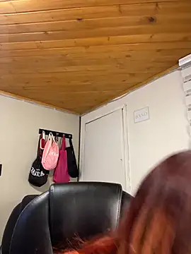 Karen18 boobs online show from February 27, 3:40 am