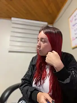 Snapshot of Karen18_boobs chatting on October 28, 1:39 am Karen18 boobs online show from October 28, 1:39 am