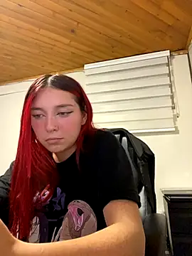 Snapshot of Karen18_boobs chatting on October 29, 1:26 am Karen18 boobs online show from October 29, 1:26 am