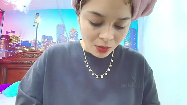 Snapshot of ESMERALDA-BLUE chatting on October 18, 9:06 pm ESMERALDA-BLUE online show from October 18, 9:06 pm