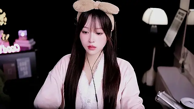 Snapshot of coward_by chatting on February 21, 7:10 am coward by online show from February 21, 7:10 am