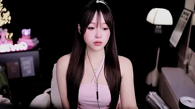 Snapshot of coward_by chatting on February 11, 8:58 am coward by online show from February 11, 8:58 am