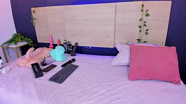 Amalia Bigass online show from November 17, 4:38 am