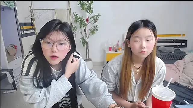 Babygirls523 online show from October 27, 5:14 pm