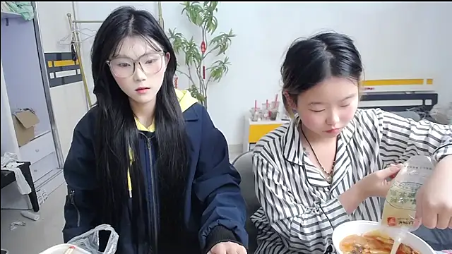 Babygirls523 online show from October 31, 2:35 pm