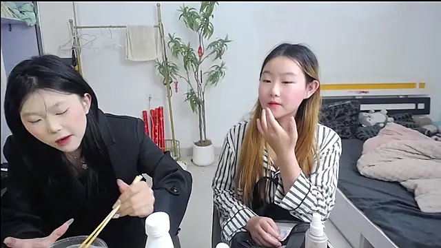 Babygirls523 online show from October 28, 3:55 pm