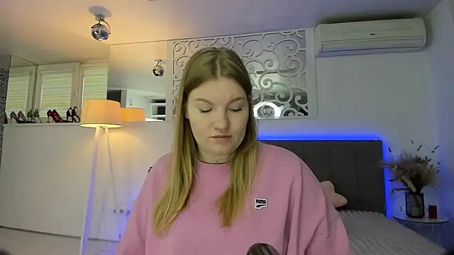 AshleyJoness online show from October 16, 5:05 am