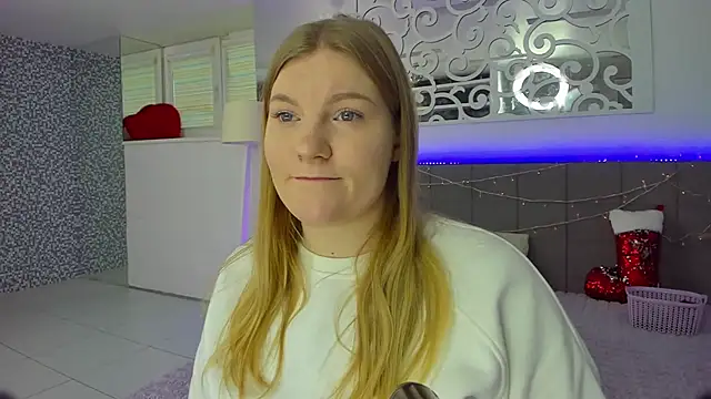 AshleyJoness online show from December 16, 6:17 am