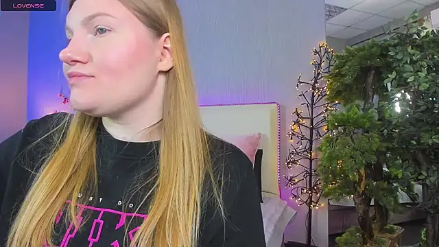 AshleyJoness online show from June 3, 4:46 am