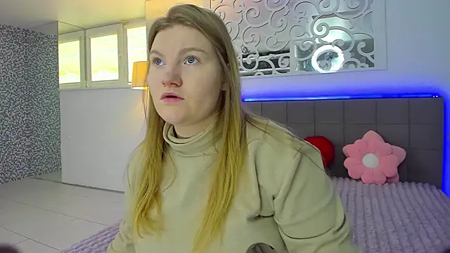 Snapshot of AshleyJoness chatting on February 9, 6:00 am AshleyJoness online show from February 9, 6:00 am