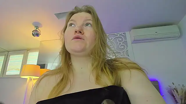 Snapshot of AshleyJoness chatting on February 1, 6:22 am AshleyJoness online show from February 1, 6:22 am