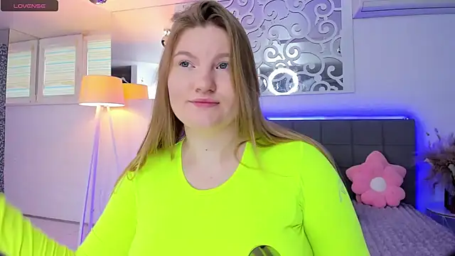 Snapshot of AshleyJoness chatting on February 17, 6:00 am AshleyJoness online show from February 17, 6:00 am