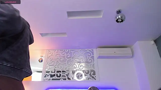 Snapshot of AshleyJoness chatting on February 19, 6:43 am AshleyJoness online show from February 19, 6:43 am