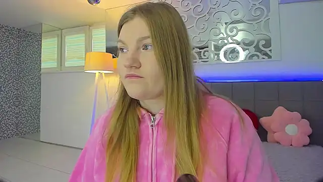 Snapshot of AshleyJoness chatting on February 18, 6:00 am AshleyJoness online show from February 18, 6:00 am