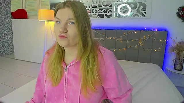 AshleyJoness online show from December 17, 6:18 am