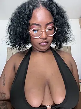 Naomisweett1 online show from October 6, 11:38 pm