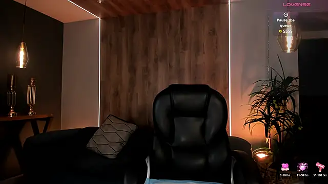 LiamCarterX online show from November 23, 4:00 am