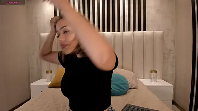 LiamCarterX online show from May 1, 12:21 pm