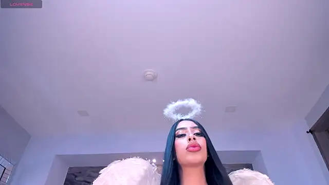 LeahLombardi  online show from October 30, 3:49 am