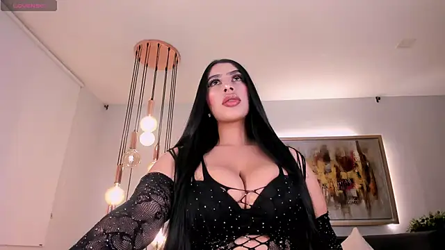 LeahLombardi  online show from November 15, 7:51 pm