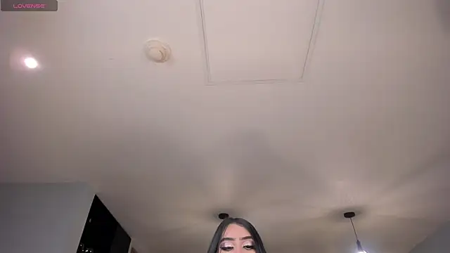 LeahLombardi  online show from March 21, 3:52 am