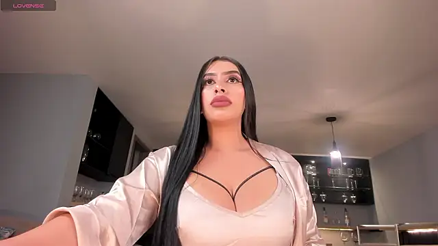 LeahLombardi  online show from March 19, 3:39 am