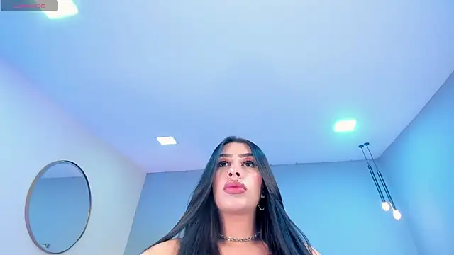 LeahLombardi  online show from December 4, 4:00 am