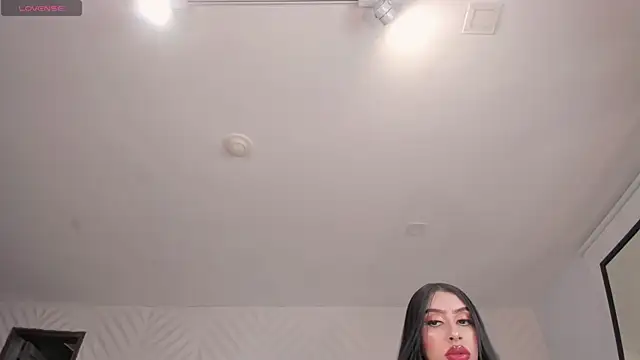 LeahLombardi  online show from April 1, 3:41 am