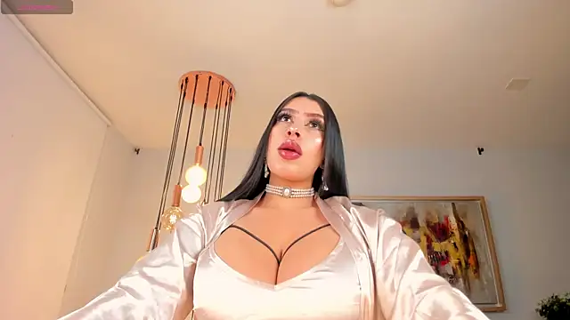 LeahLombardi  online show from April 16, 3:29 am