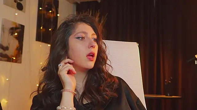 Mary Miiller online show from September 26, 12:34 pm